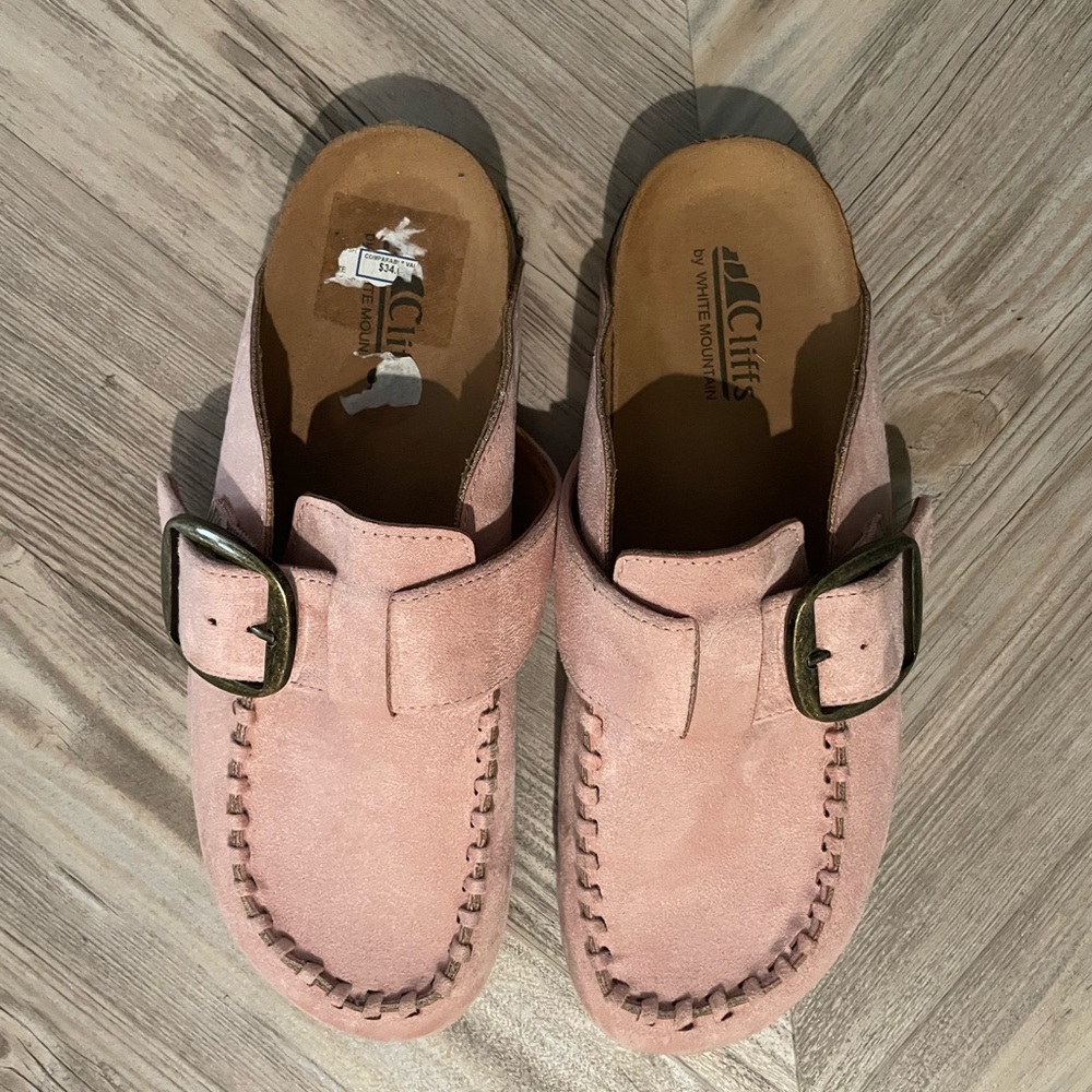 Cliffs by White Mountain Pink clogs